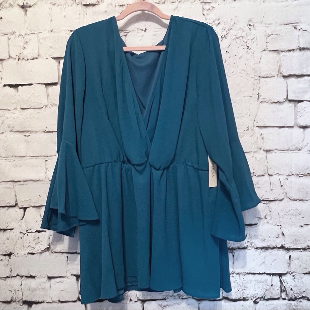 Kiyonna Blouse 3/4 bell sleeves 3X